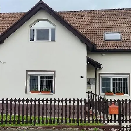 Gyoengyike Apartmanhaz *