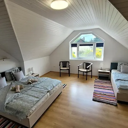 Gyoengyike Apartmanhaz * Vonyarcvashegy