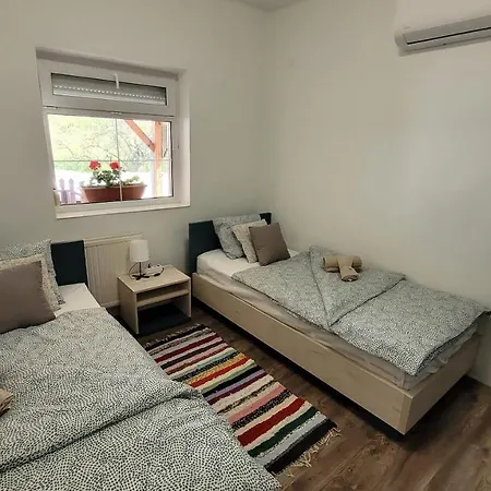 Gyoengyike Apartmanhaz Apartament