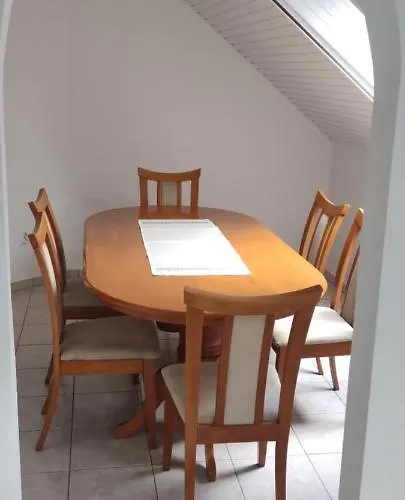 Gyoengyike Apartmanhaz דירה *