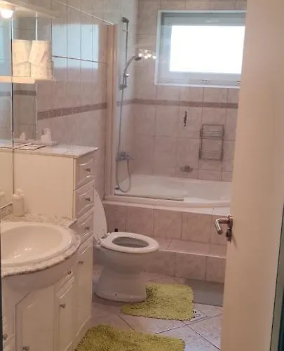 Gyoengyike Apartmanhaz * פוניארצוושהג'