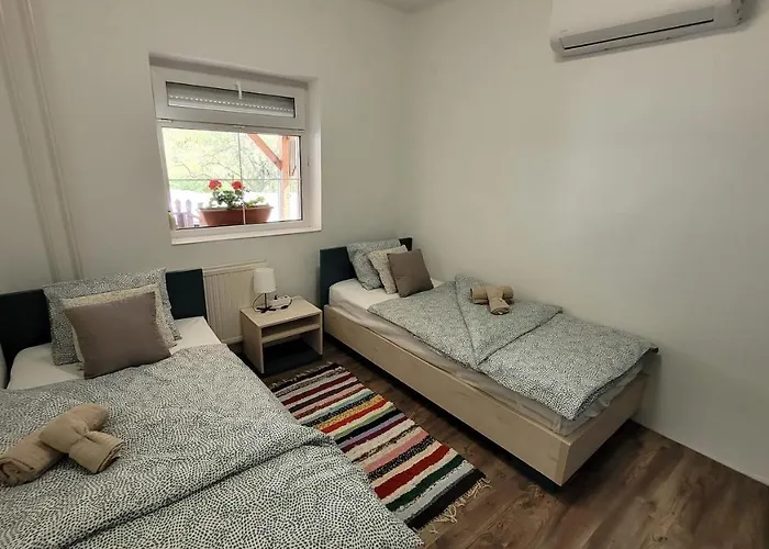 Gyoengyike Apartmanhaz דירה