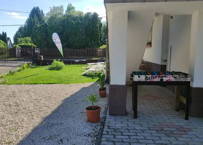 Gyoengyike Apartmanhaz * פוניארצוושהג'